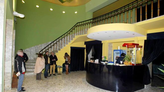Cinema La Perla chiuso in attesa di un nuovo gestore
