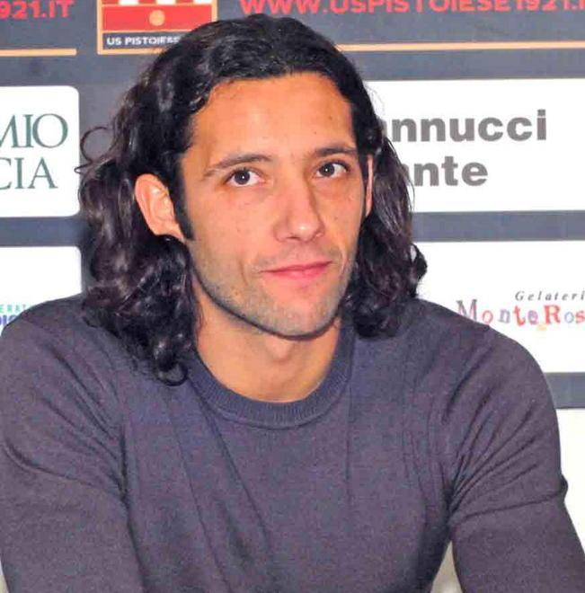 L’ex Carfora da forfait, amaranto in campo con una sola punta