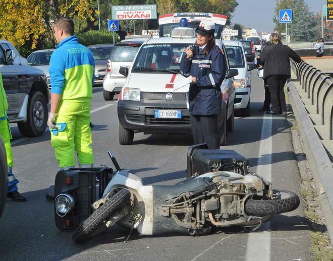 Grave dopo lo scontro in scooter 