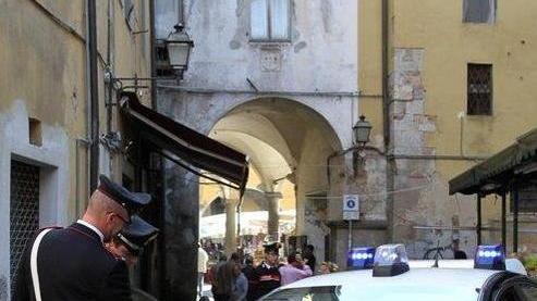 Tentano rapina con le scimitarre