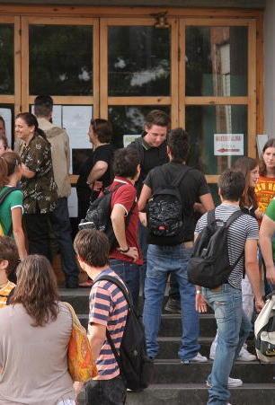 Migliaia di ragazzi tornano sui banchi Gli orari delle lezioni 