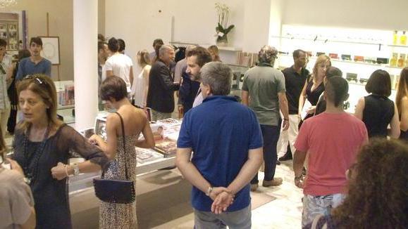 Folla e un po’ di erotismo per il nuovo Rebecchi