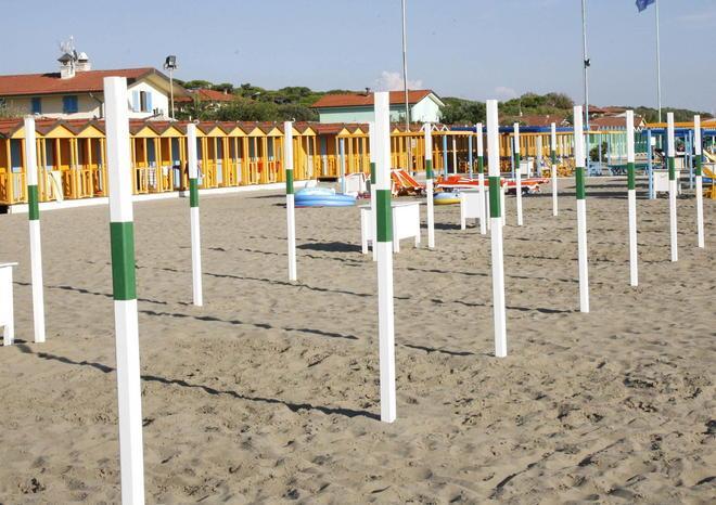 Il sindaco bacchetta i balneari: «Restate aperti fino a ottobre» 