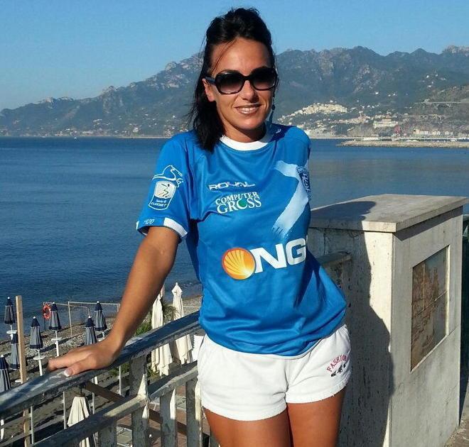 La bellezza azzurra Stefania Renda può sorridere