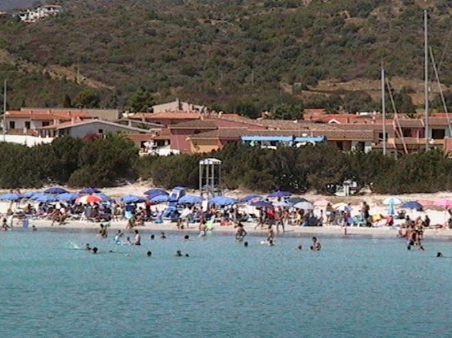 Ottiolu, scatta in spiaggia il divieto di balneazione 