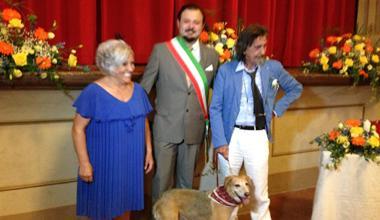 Nozze in mezzo al vino e... con il cane per una coppia di livornesi