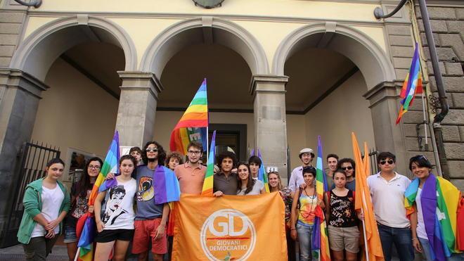 Manifestazione sotto il municipio contro la guerra in Siria