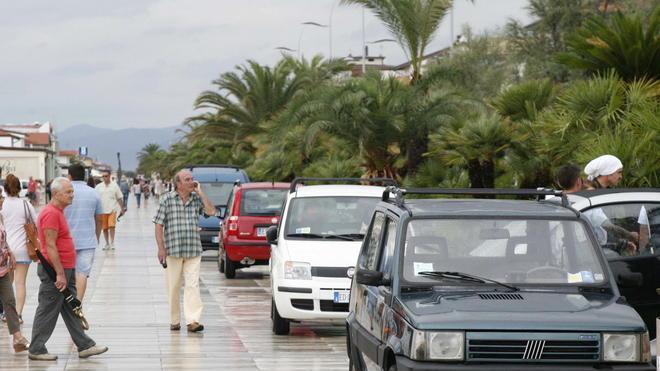 Lungomare allagato e turisti in fuga anche nell’entroterra