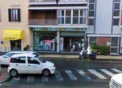 Rubano borsa incustodita alla Farmacia La Stazione 