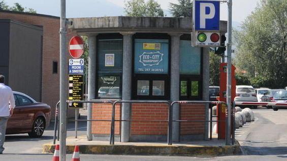 Bando per la gestione del bar dentro il parking Carducci