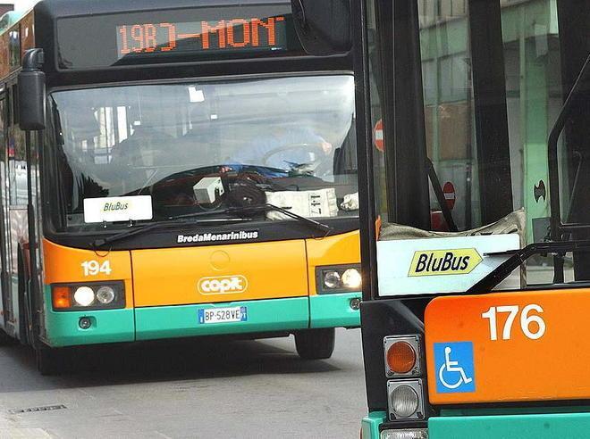 Il bus di linea per Pistoia lascia a piedi i pendolari 