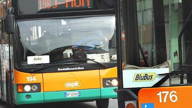 Il bus di linea per Pistoia lascia a piedi i pendolari