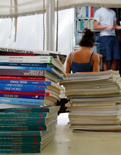 Libri per la scuola la spesa media supera i 300 euro 
