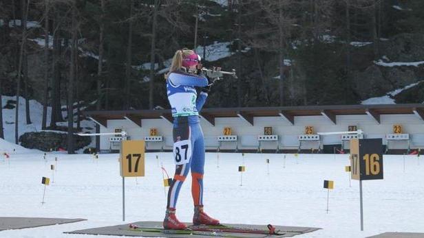 Alice Cogilli trionfa nel biathlon sprint