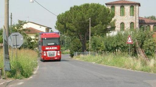 Nuovo asfalto in via dei Masini