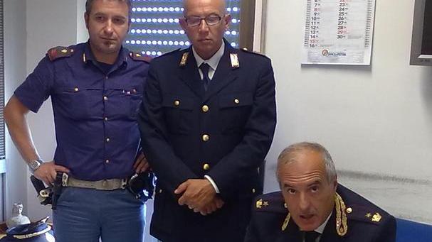 Sperona due volanti dopo la tentata rapina