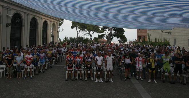 Ciclismo, domenica la tradizionale gita a Montenero 