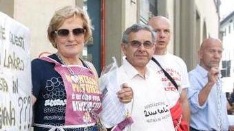 Incatenati alla Regione contro gli ospedali-carciofi