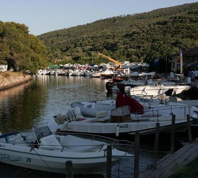Ormeggi a Santa Liberata Il Comune ci riprova 