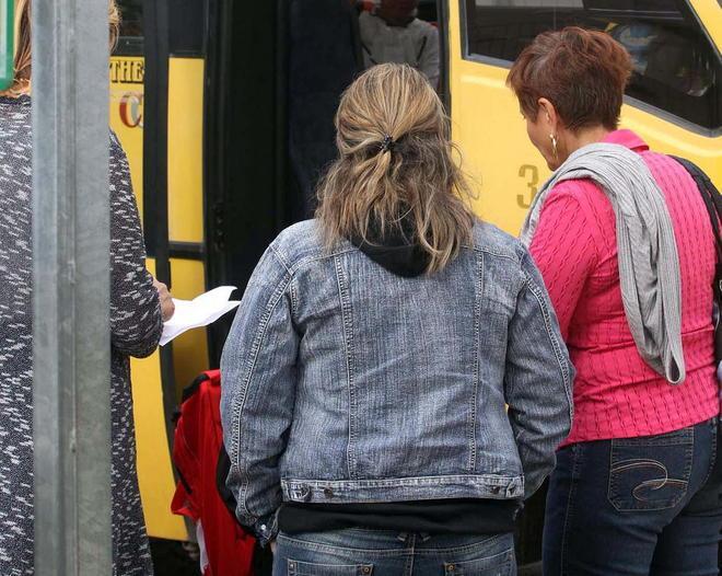 Autisti pagati 400 euro al mese: scatta lo sciopero degli scuolabus 