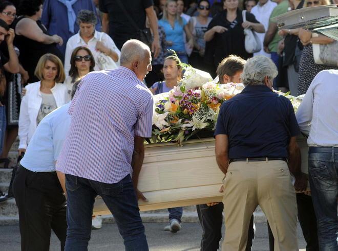 L’ultimo saluto a Giulia Goffo A Santa Lucia folla commossa