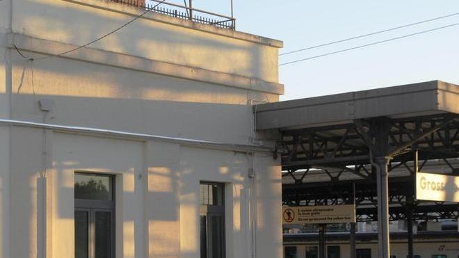 Rimosse le rastrelliere protestano i pendolari