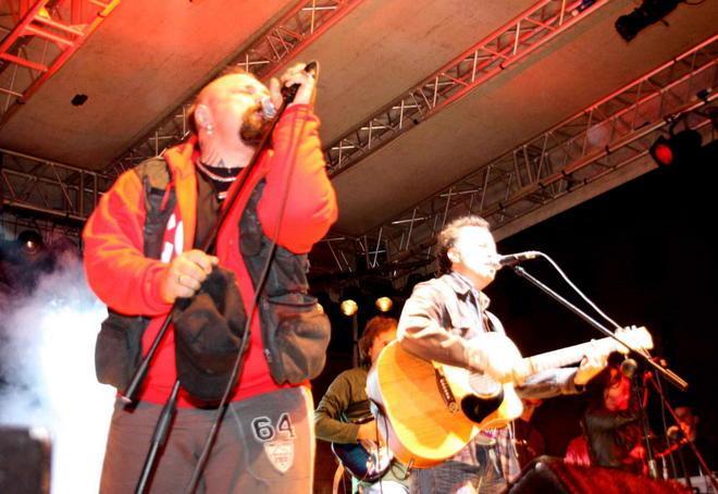 Banda Bassotti e Gary Baldi Bross La musica è ribelle 