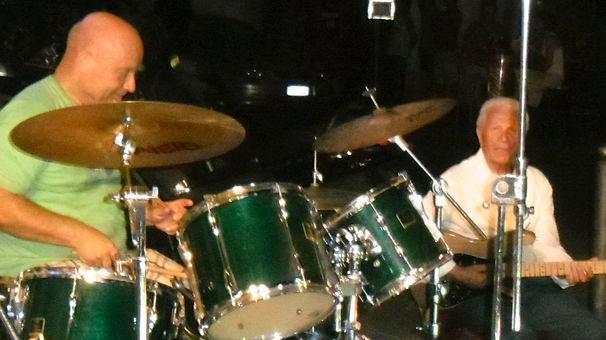 Cinque amici salvano lo storico negozio “Tony”