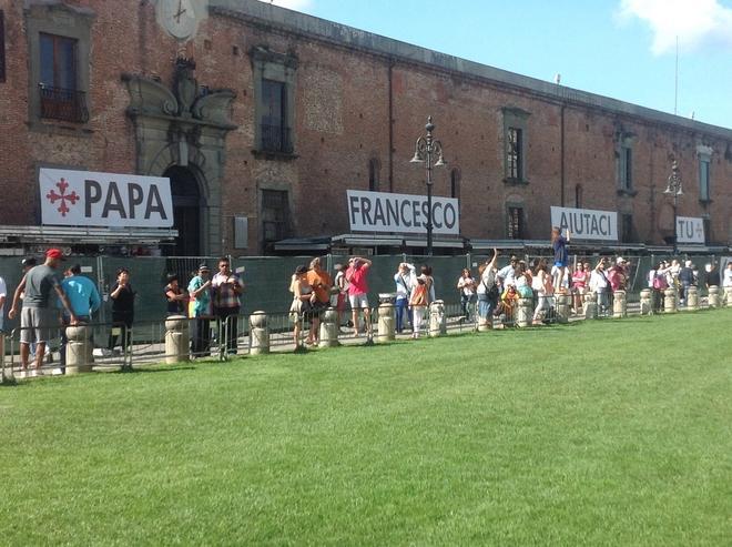 I bancarellai chiedono aiuto al Papa 