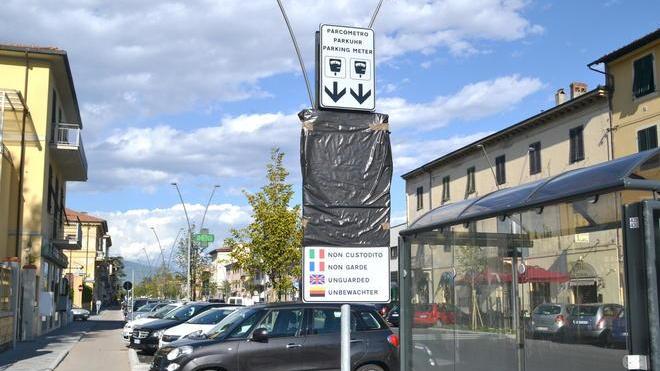Viale Castracani, sosta a pagamento