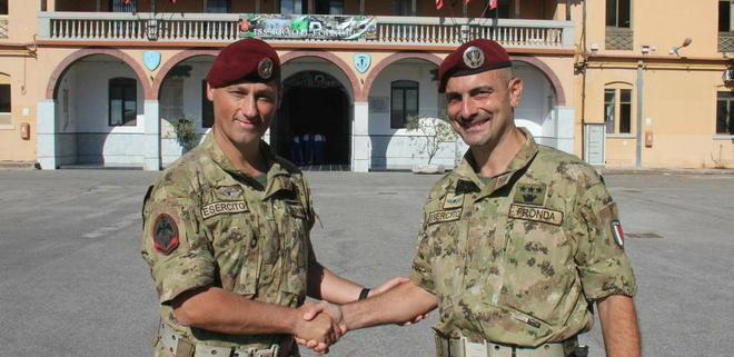 Nuovo comandante al 185º