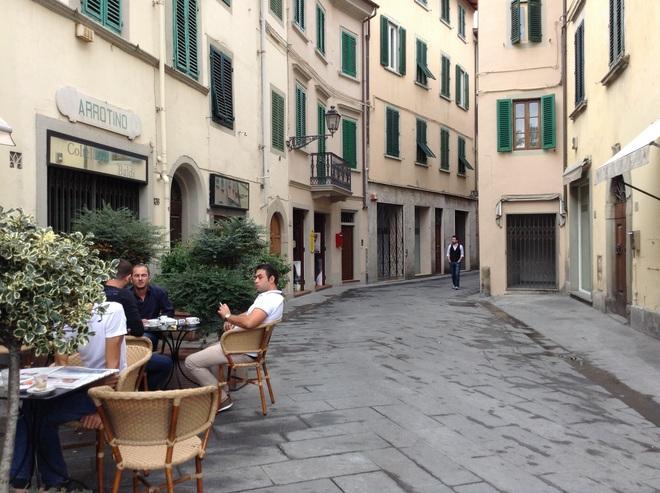 E dopo la festa grandi pulizie nel centro storico e in piazza Mercatale 