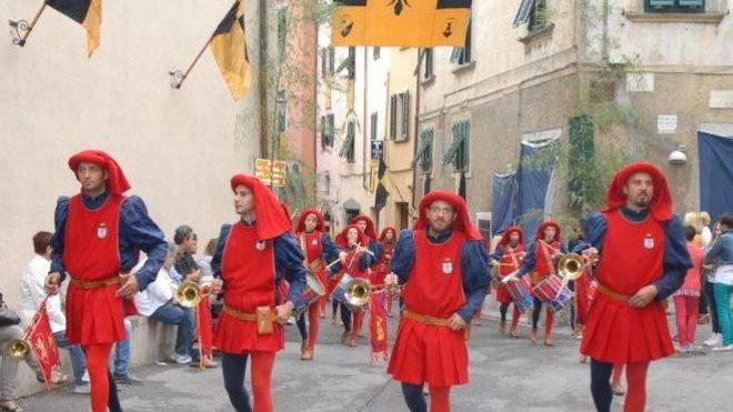 Gli arcieri di “per in su” vincono il drappo della Rievocazione