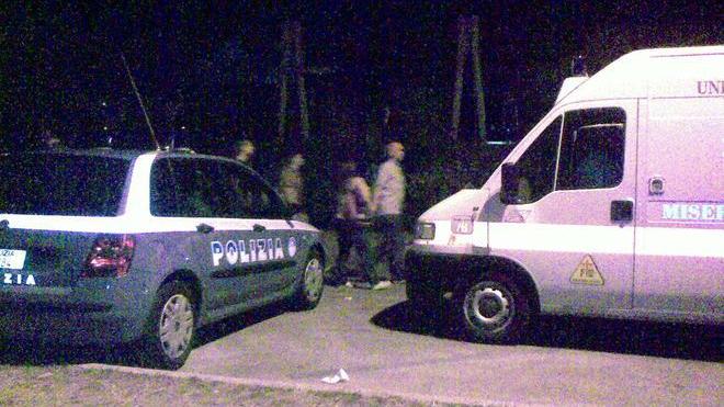 Pestato per un cellulare sulla Marina di Torre del Lago