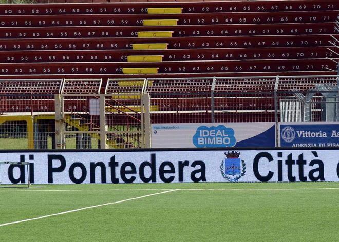 Da oggi un pannello elettronico per la pubblicità a bordo campo