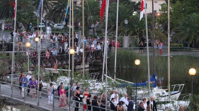 Un successo il battello per l’opera