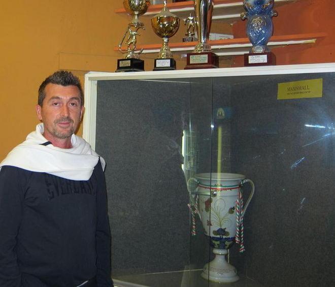 Quella coppa quasi venerata per la vittoria del campionato nazionale di calcio Uisp 