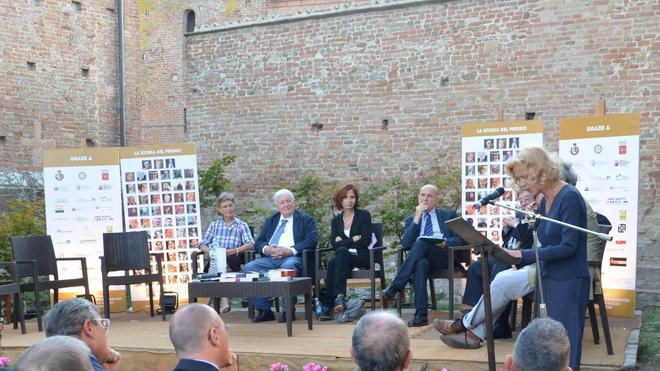 «Il nostro governo è come una peste» Show di Busi nel borgo