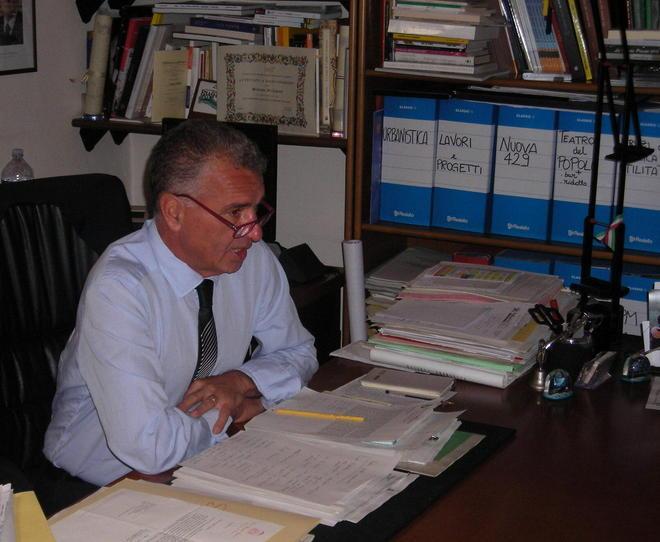 Il sindaco non si ricandida e lascia il posto ai giovani 
