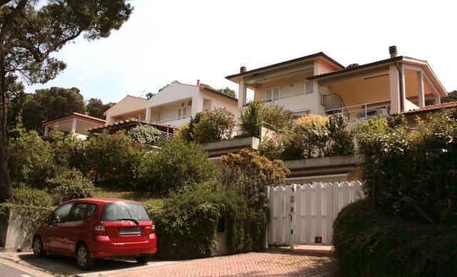 Quercianella resta isolata, tranciato il cavo della fibra ottica 