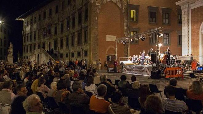 In centinaia alla festa di Santa Maria