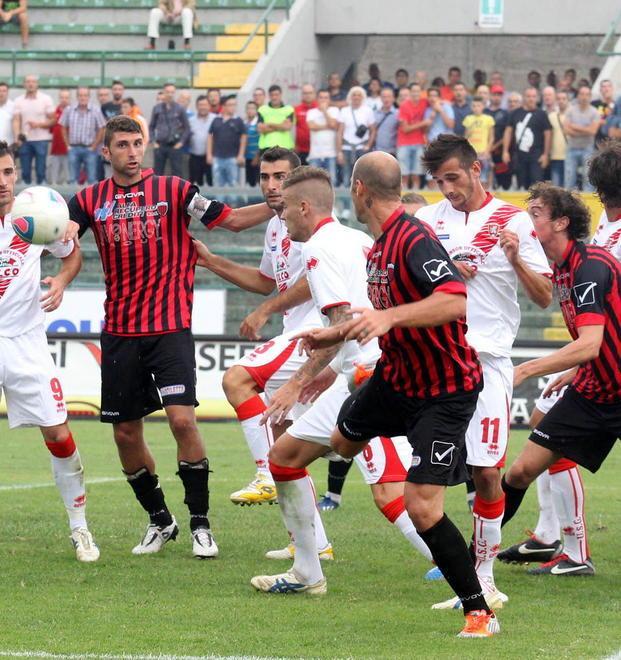 Il Grosseto spaventa la Nocerina: 1-1 
