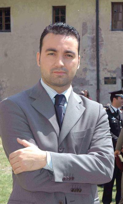 Tredici presenti, salta il consiglio 