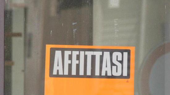 «Tuteliamoci affittando i fondi a noi italiani»