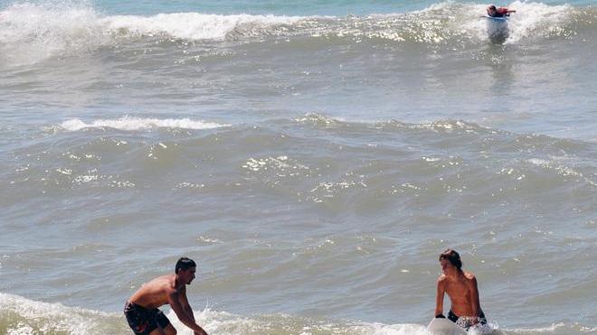 Due miti del surf mondiale a Lido