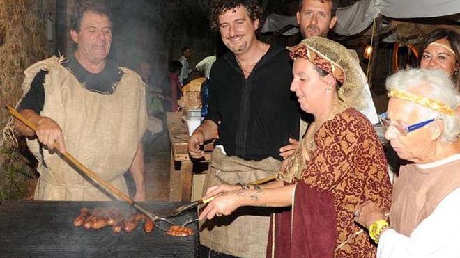 Le feste di Vignale, magia e applausi nell’antica corte