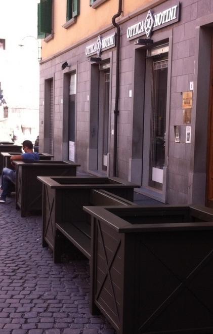 Non piacciono le nuove panchine 