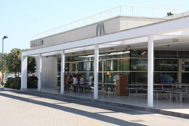 Pericoloso latitante preso mentre mangia al Mc Donald’s di Lido 