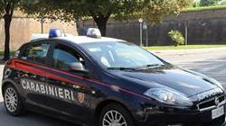 Fanno l’amore nel furgone, sorpresi dai carabinieri