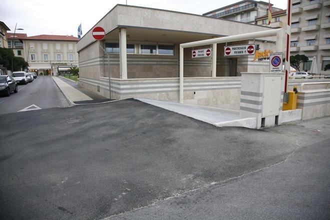 Sospetti abusi nella piazza Lemmetti: chiesta la demolizione 